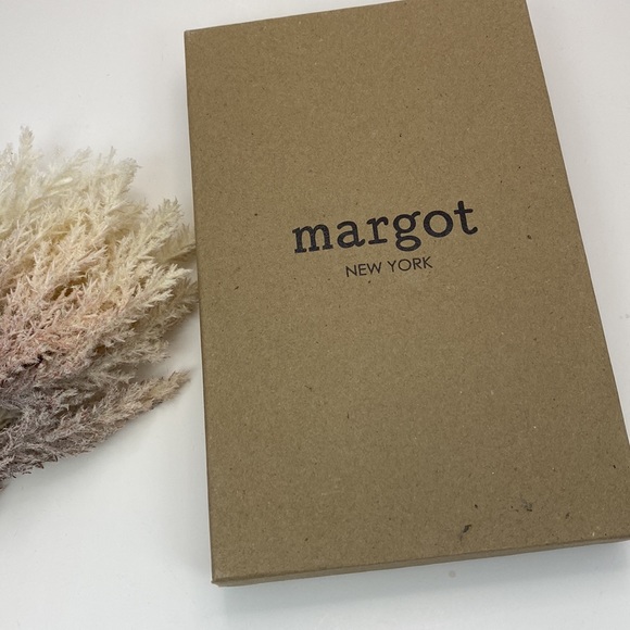Margot 2 piece boxed jewelry case & card case set NWT!  Genuine leather - Picture 14 of 16